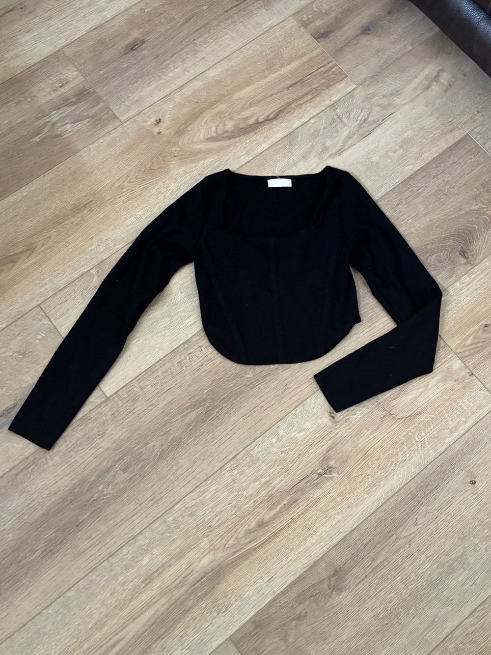 Altar’d state Women's Black Long-Sleeve Cropped Top